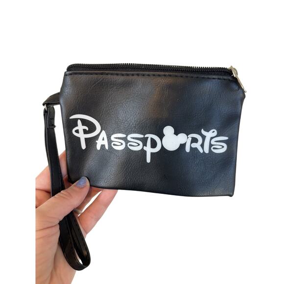 Disney Passport Holder Custom Designed New Unused Handmade Vacation Travel - Picture 1 of 3